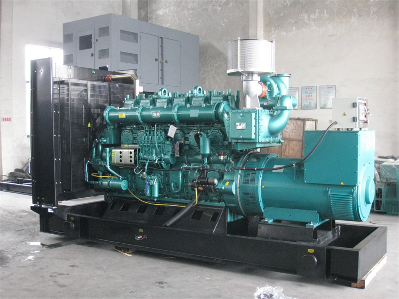 朝阳200KW 柴油发电机的油耗是多少？